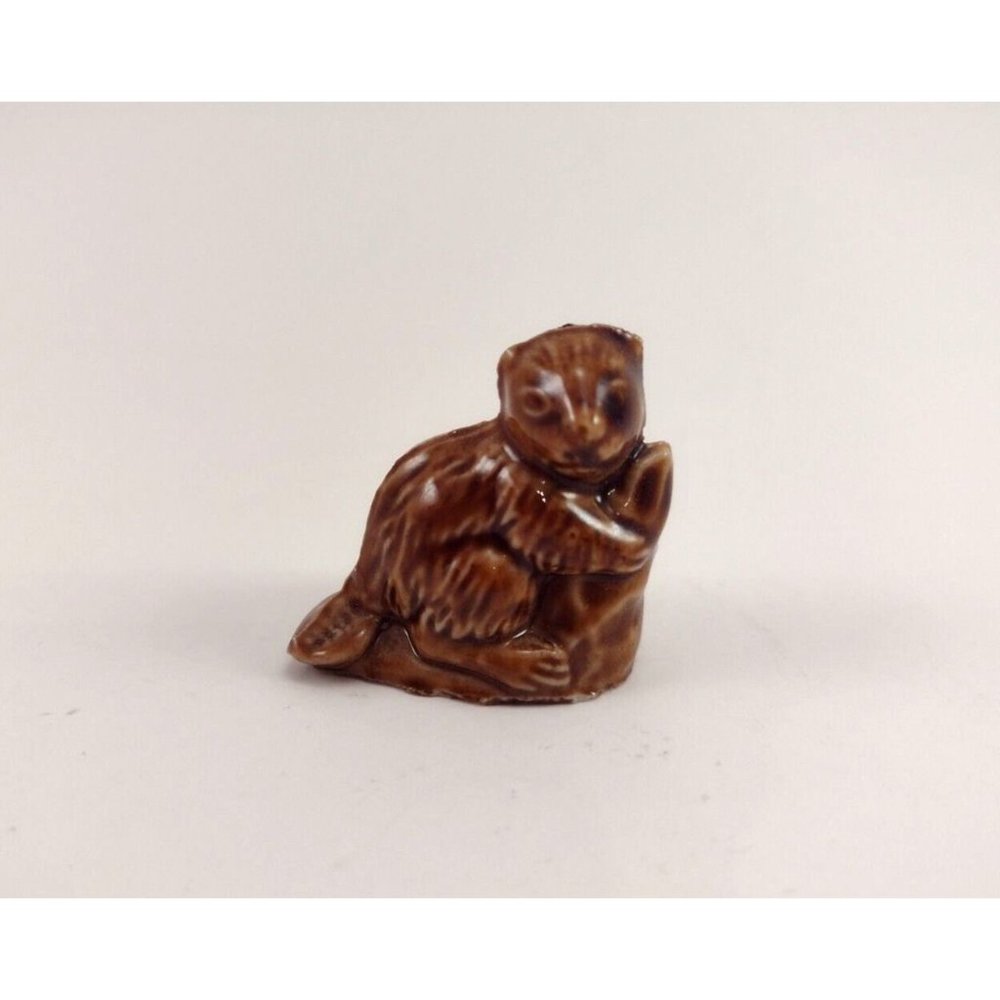 Wade Rose Tea Whimsies England Miniature Figurine BEAVER Brown Collectible